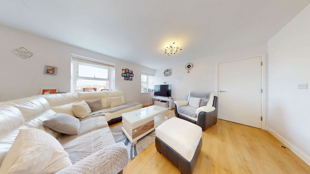 Property photo 3 of 10 Photo 10