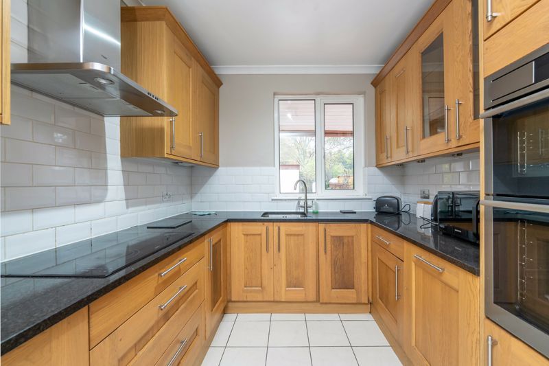 Property photo 3 of 19 Kitchen