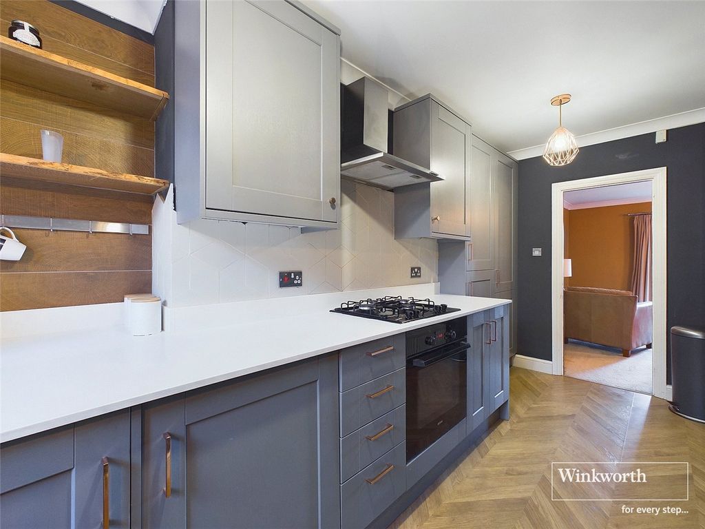 Property photo 3 of 16 Picture No. 11