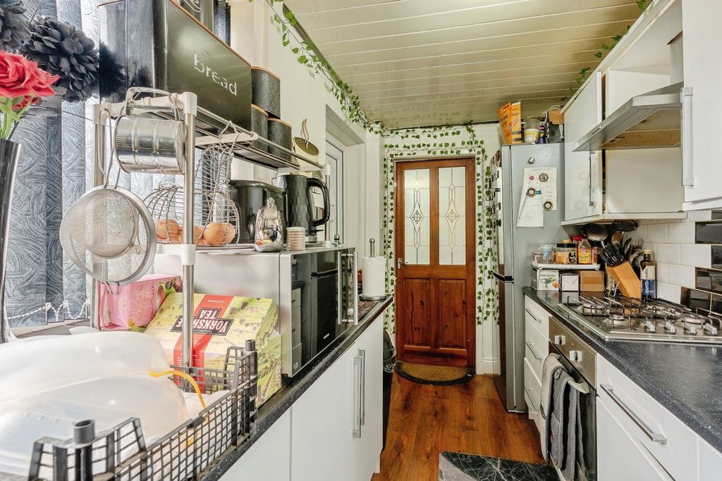 Property photo 3 of 16 Pbox-Img.Jpg