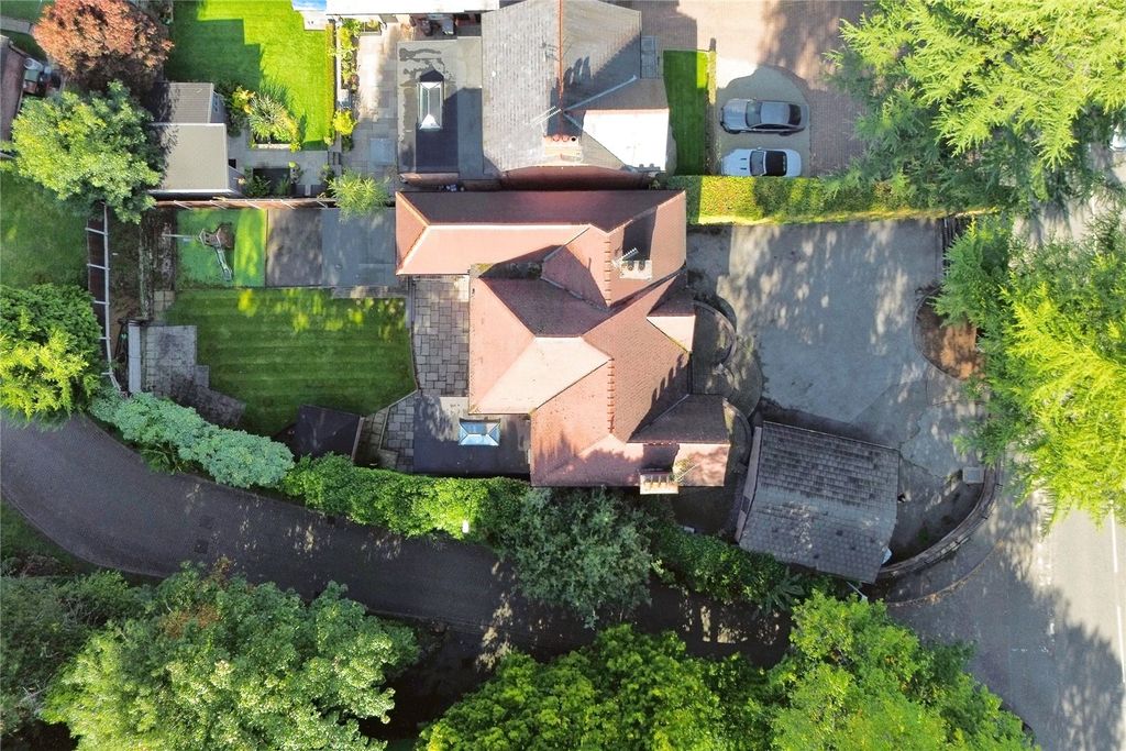 Property photo 3 of 38 Picture No. 35