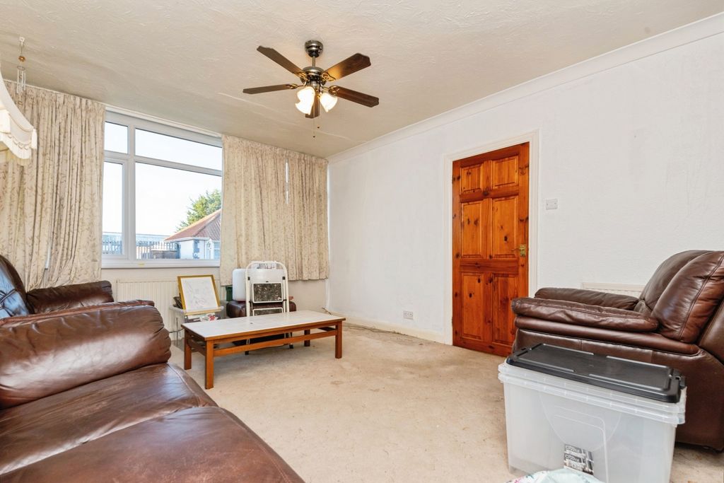 Property photo 3 of 15 Living Room