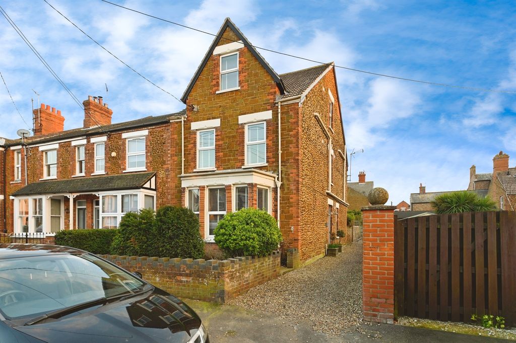 Property photo 1 of 24