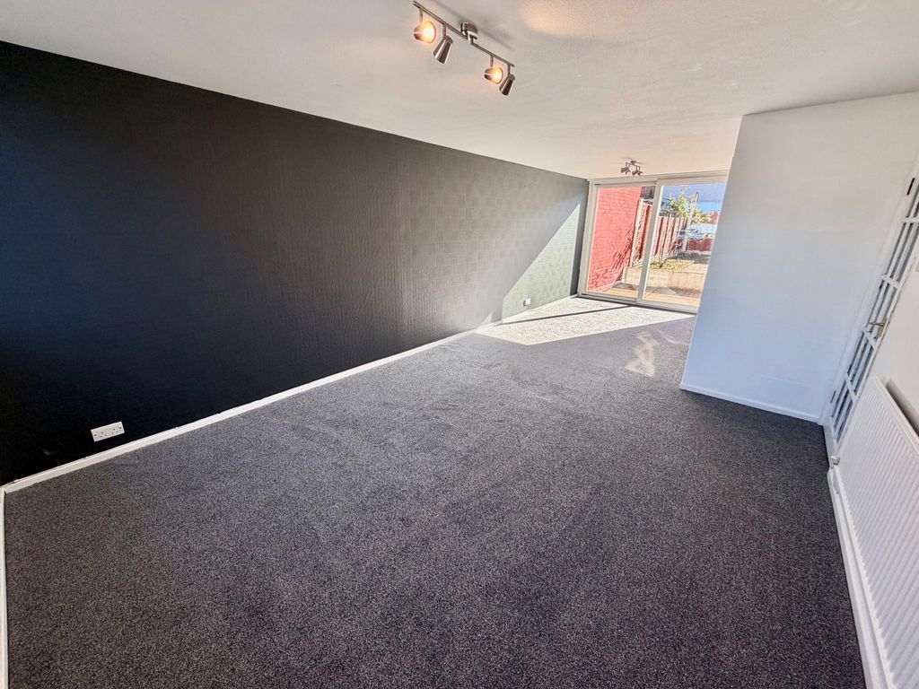 Property photo 2 of 16 Image