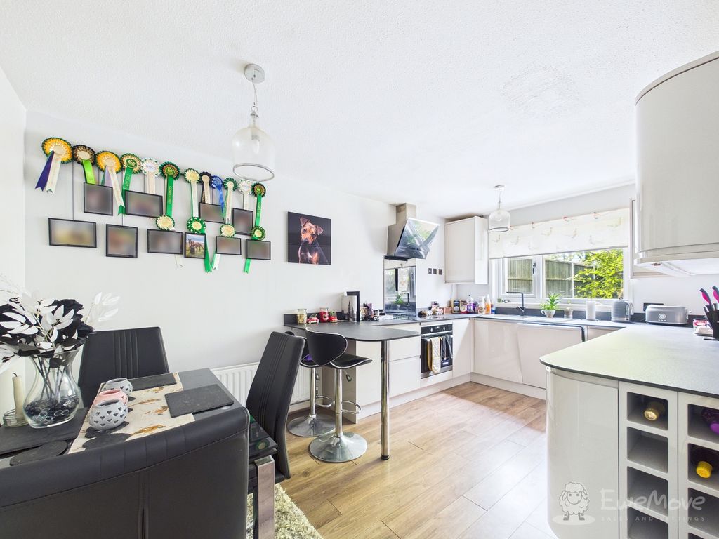 Property photo 3 of 17 Cam01339G0-Pr0161-Still014