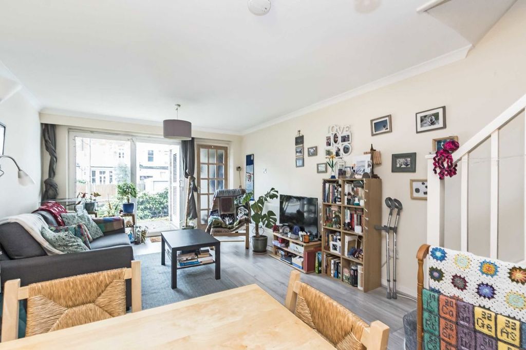 Property photo 3 of 8