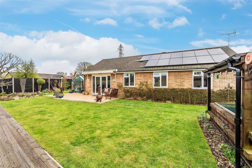 Property photo 3 of 23 9-Bushey-Shaw-26.Jpg