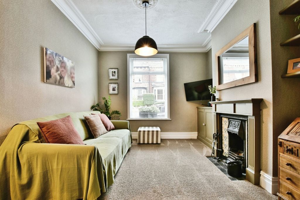 Property photo 3 of 17 Pbox-Img.Jpg