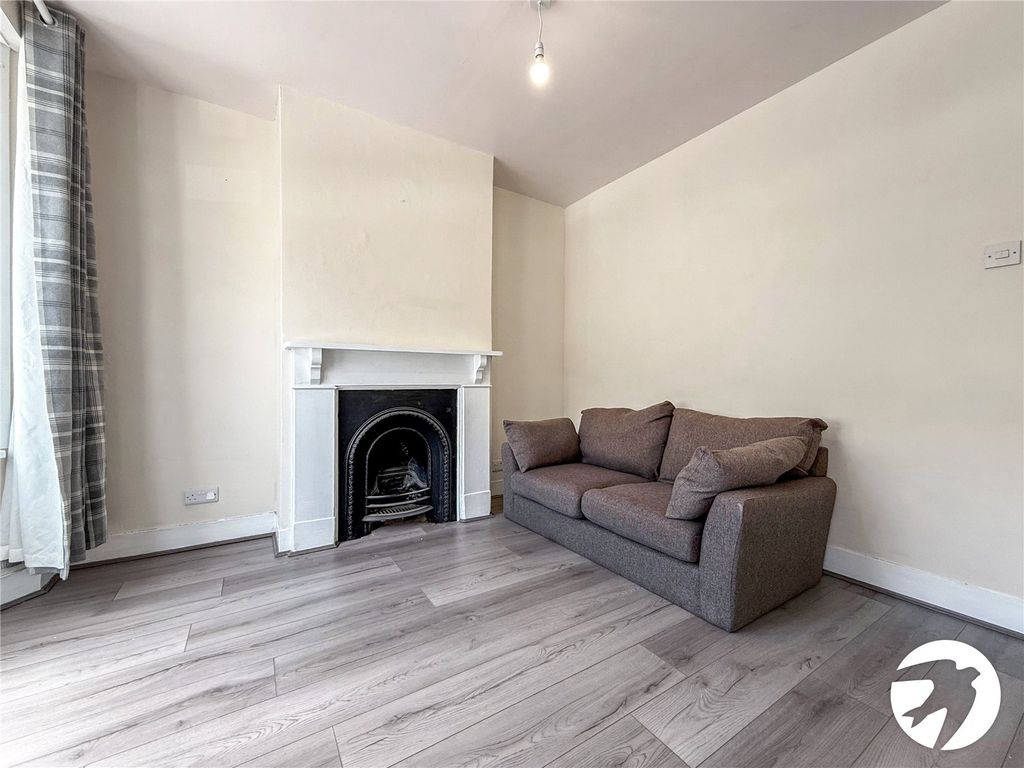 Property photo 3 of 12 Picture No. 11
