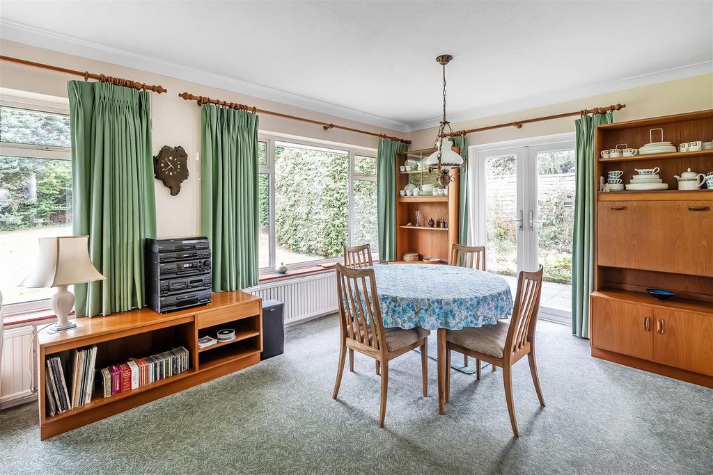 Property photo 3 of 13 1-Richmond-Close-16.Jpg