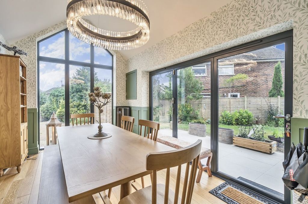 Property photo 1 of 13 1341186268A3563Ed73A9