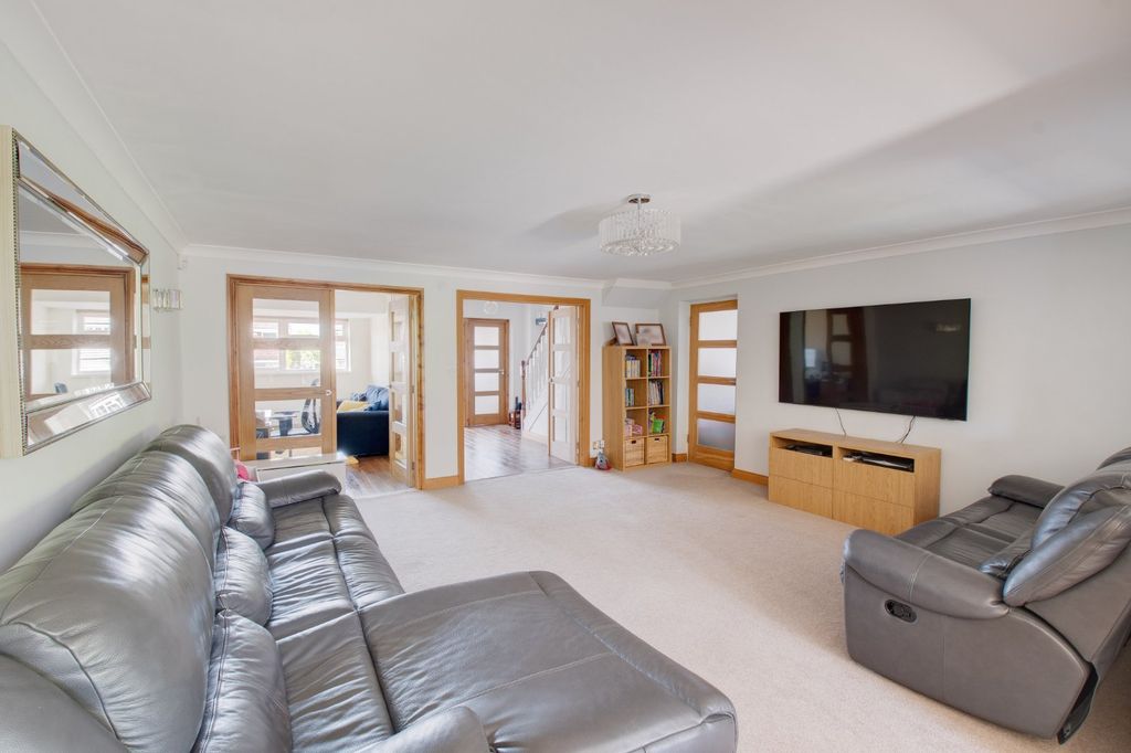 Property photo 3 of 18 Picture No. 19