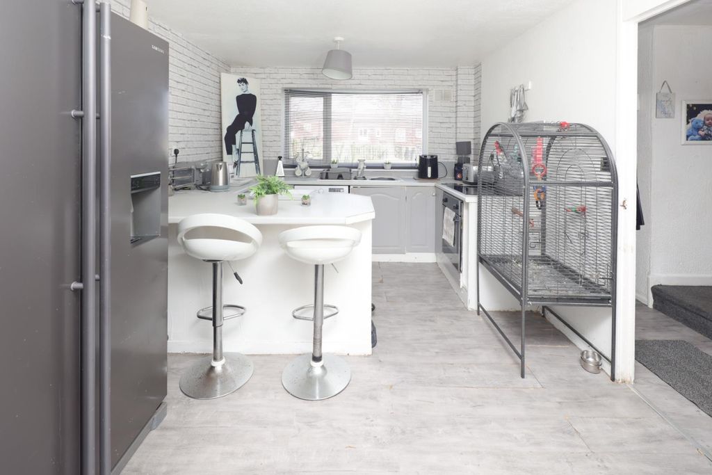 Property photo 3 of 13 Kitchen Diner