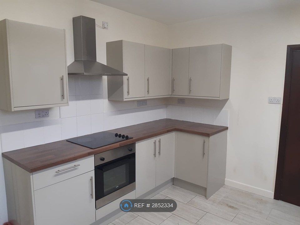 Property photo 1 of 9 Kitchen