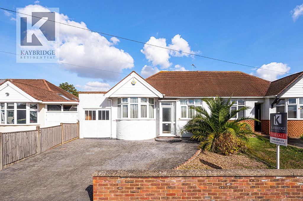 Property photo 1 of 12 Firswood Avenue, Epsom - Kt19 0Pr