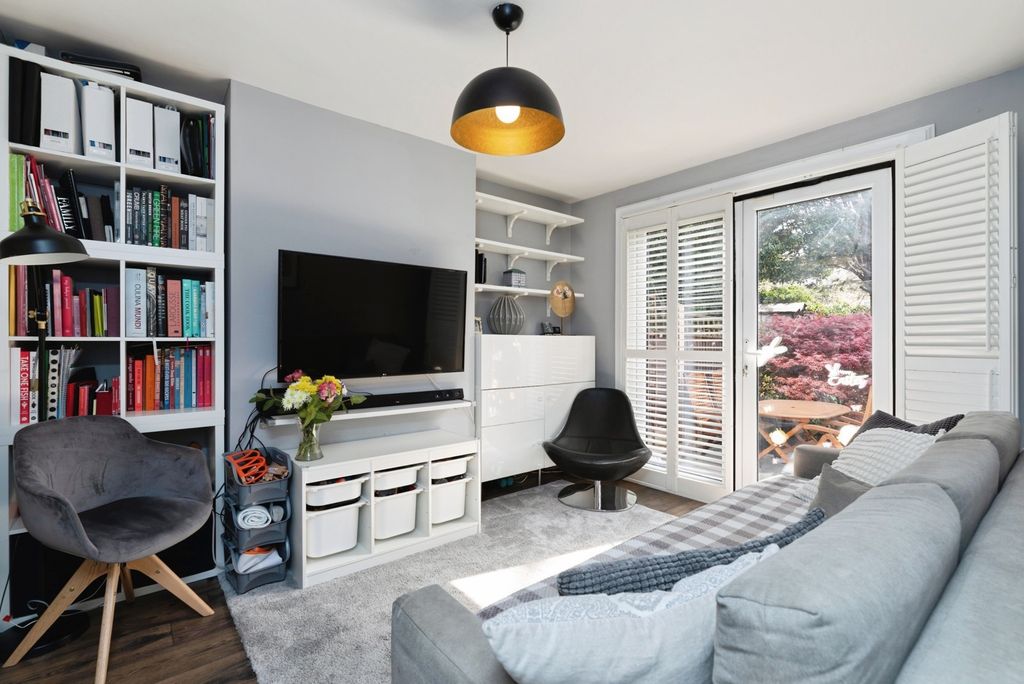 Property photo 2 of 21 Pbox-Img.Jpg