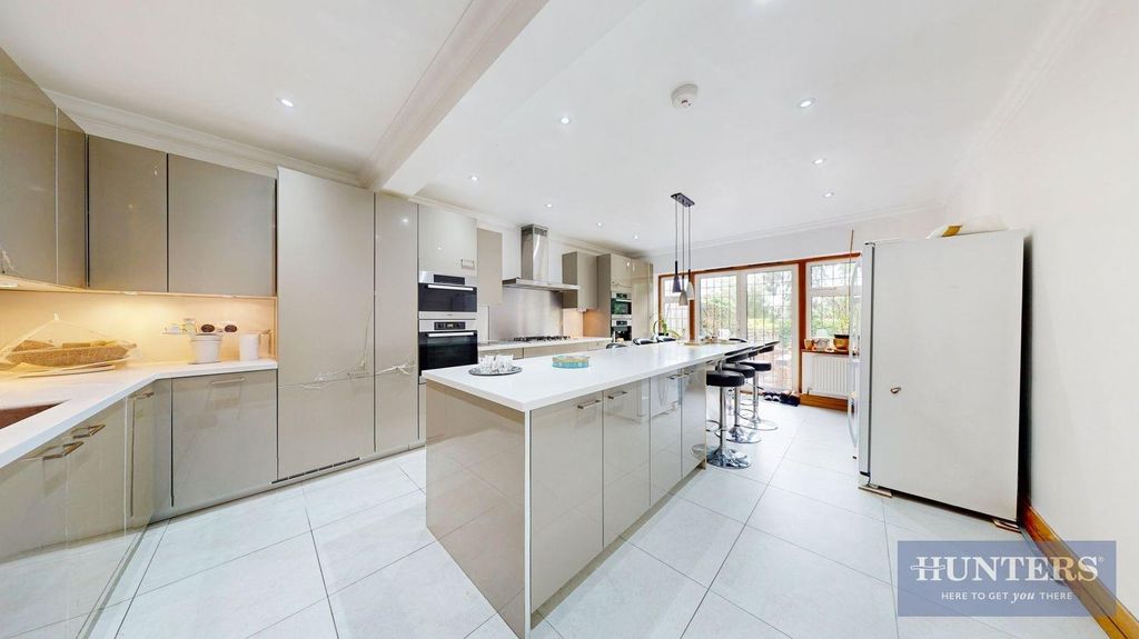 Property photo 2 of 28 Pramukh Krupa, Chorleywood Road - Ezlqlv1Wfo3Hulxv