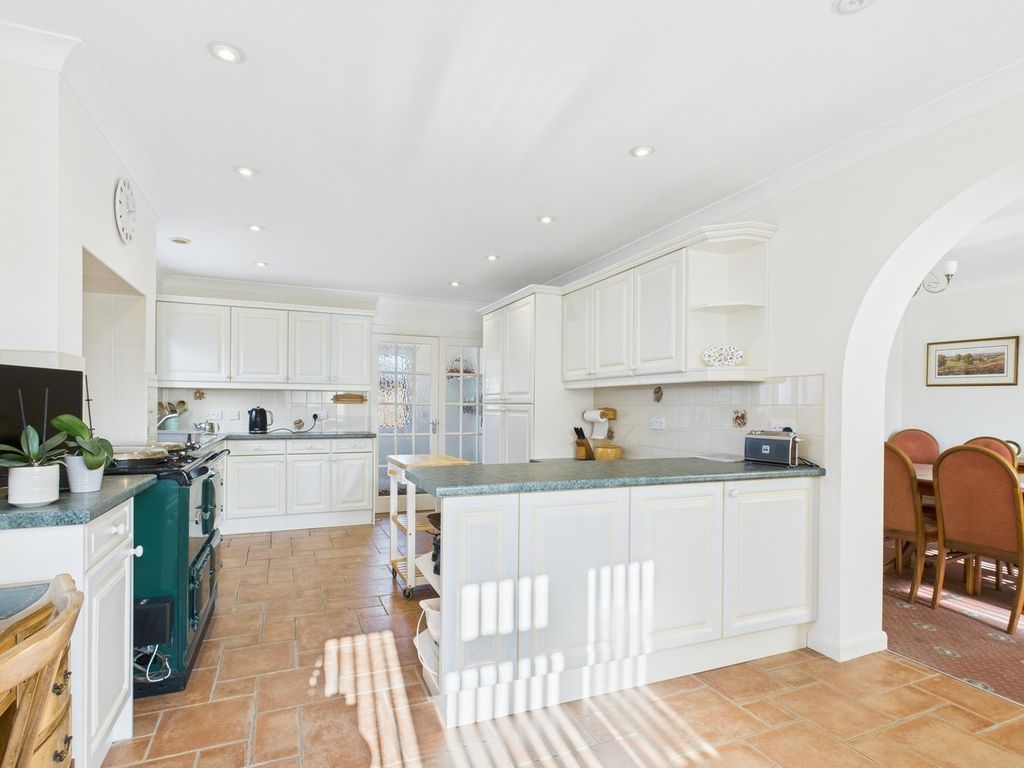 Property photo 2 of 27