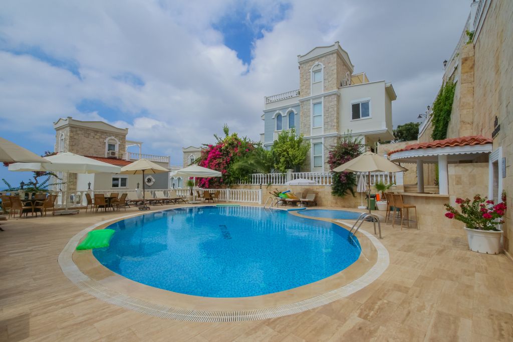 Property photo 1 of 23 Meticulous Apartment For Sale With Sea Views In Cikcilli, Alanya - A Delightful Complex With Pool