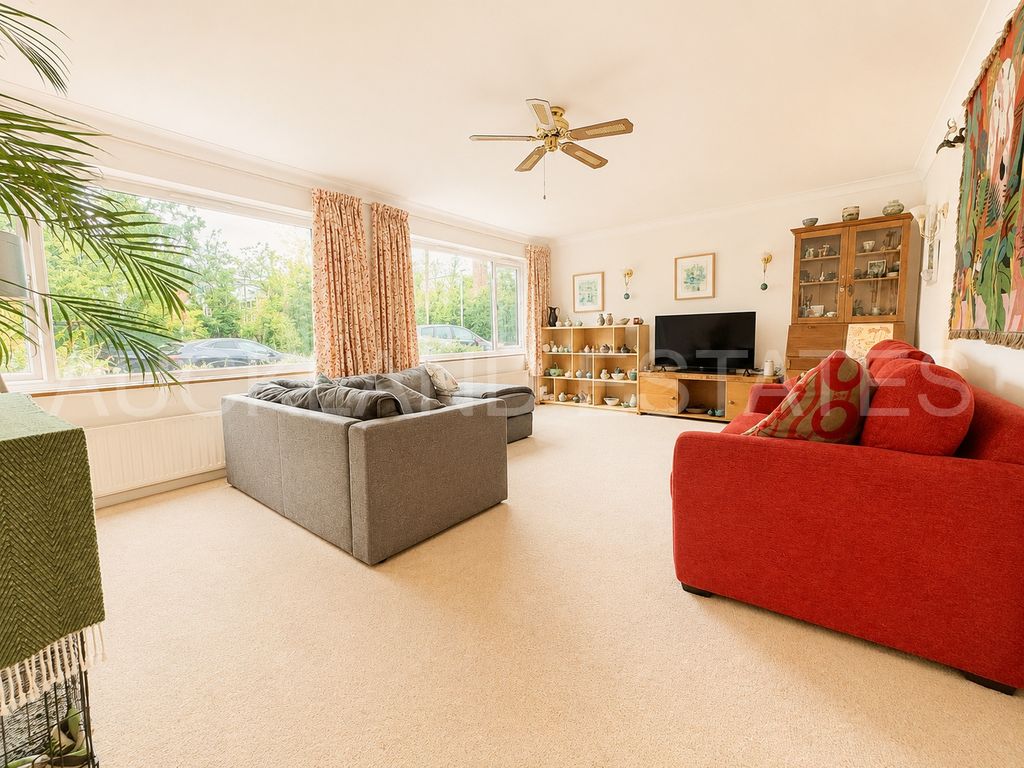 Property photo 1 of 23 Image00005