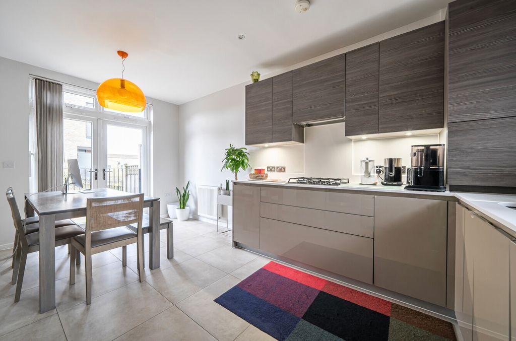 Property photo 2 of 18 1439501-14-69Cfec...