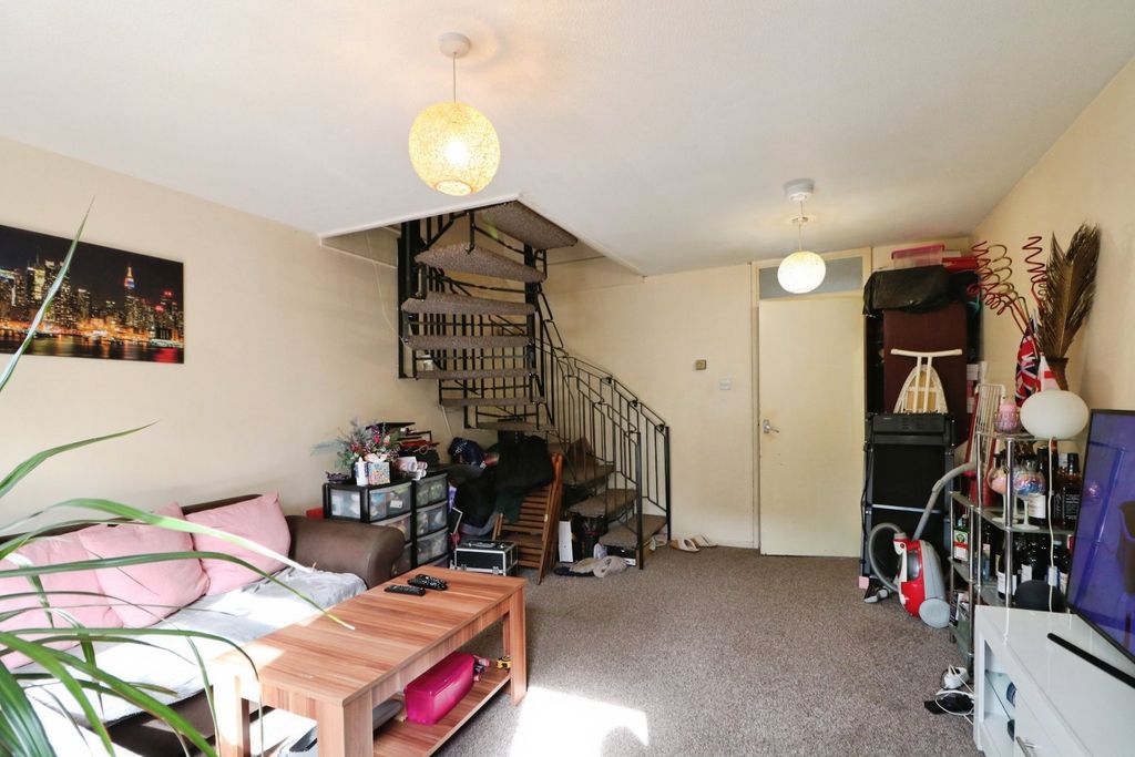 Property photo 3 of 9 Living Room