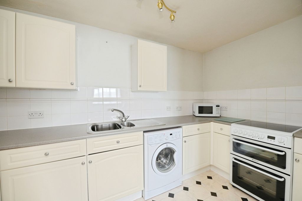 Property photo 2 of 15 Kitchen