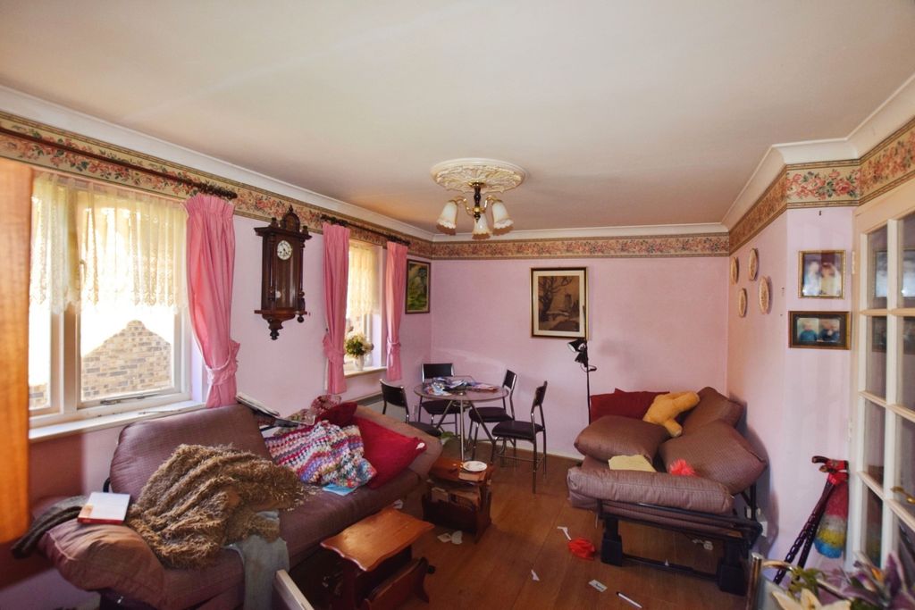 Property photo 2 of 5 Pbox-Img.Jpg