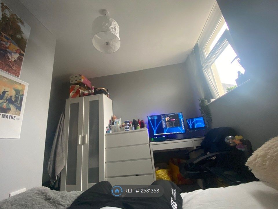 Property photo 3 of 6