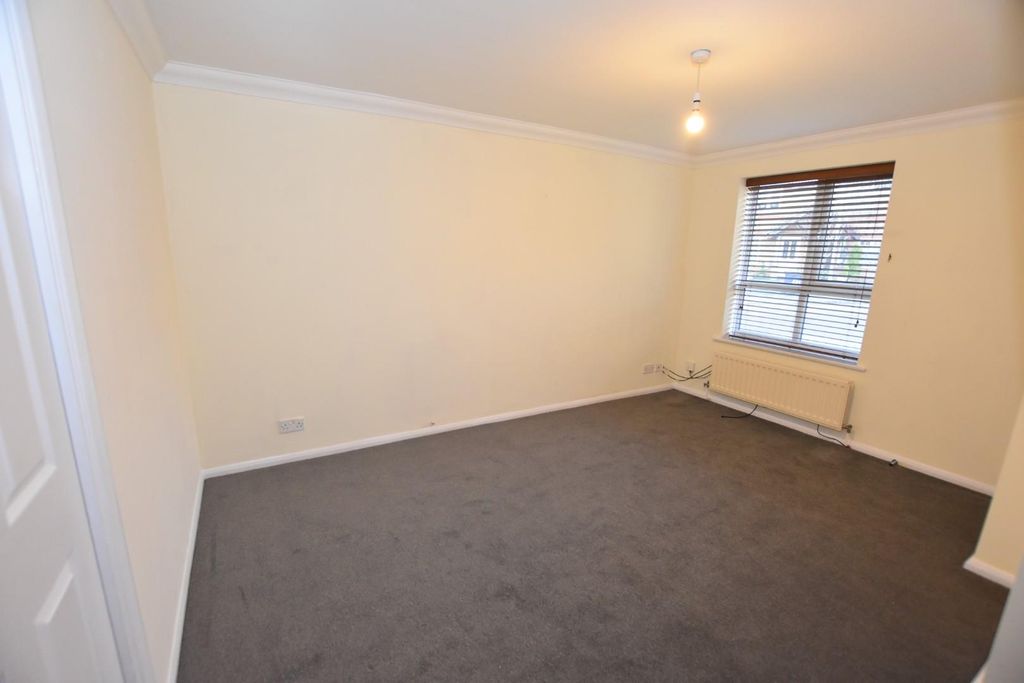 Property photo 3 of 10 Sitting Room