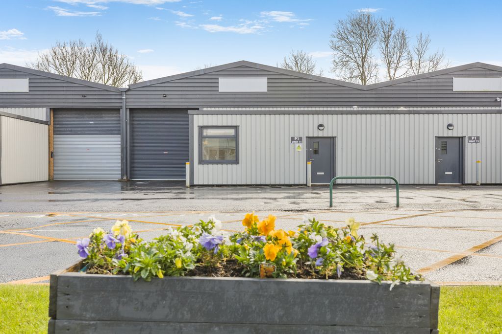 Property photo 2 of 21