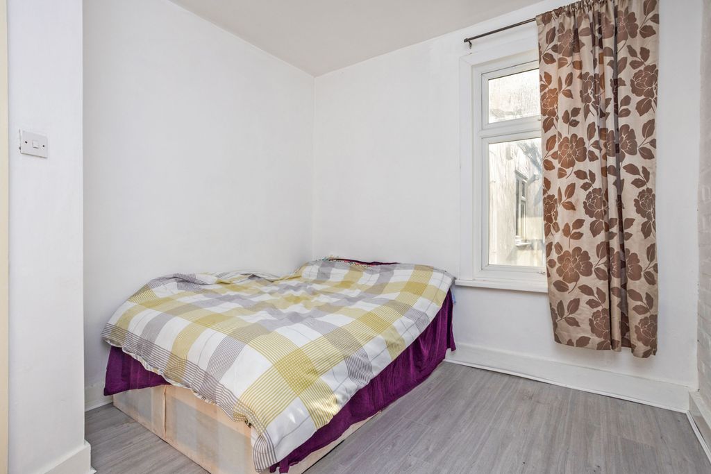 Property photo 3 of 11 3