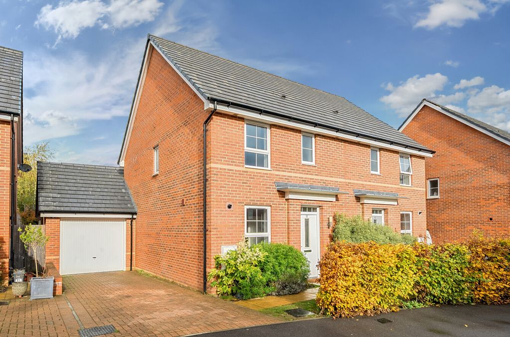 Property photo 1 of 12 1363850-2-690896d...