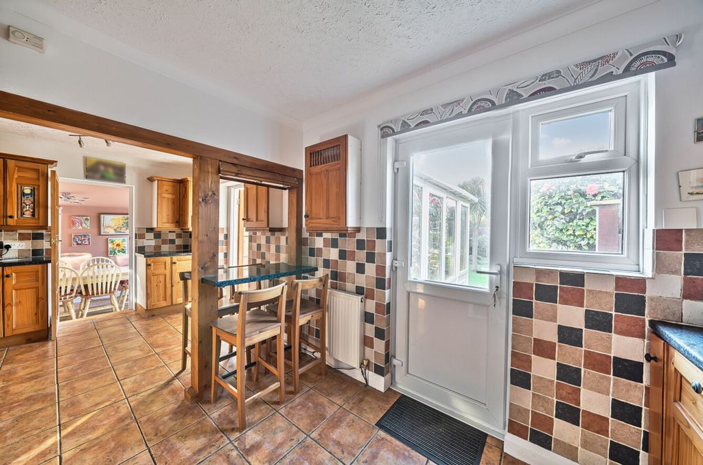 Property photo 2 of 21