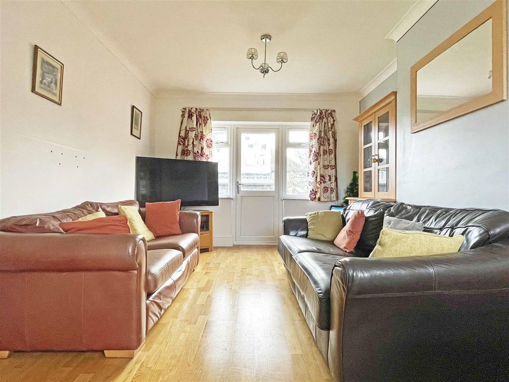 Property photo 2 of 21 Lr5.Jpg