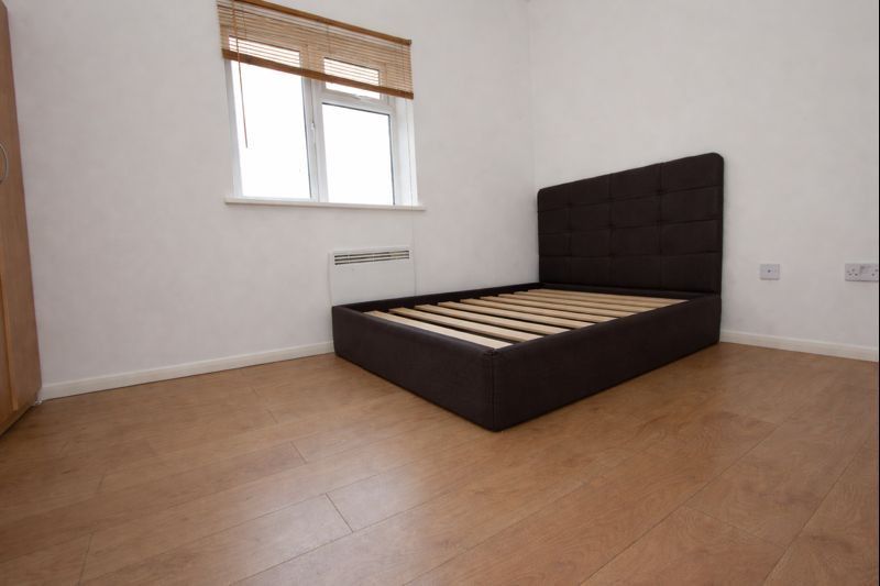 Property photo 1 of 5 Photo 7