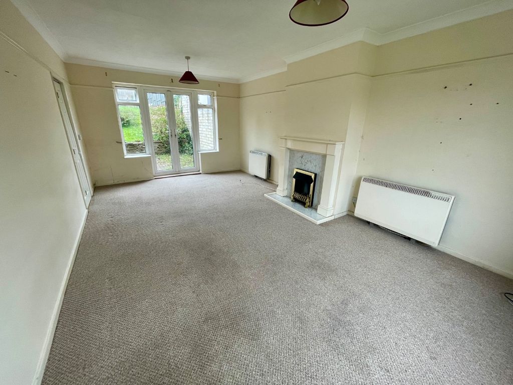 Property photo 3 of 11 4852393