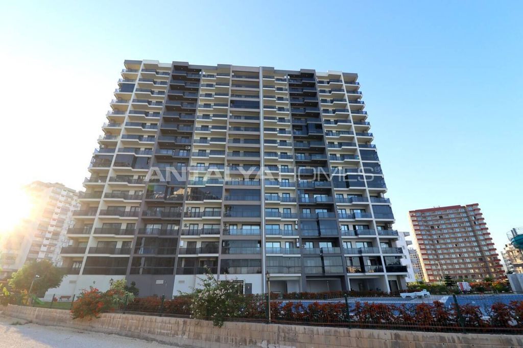 Property photo 2 of 25