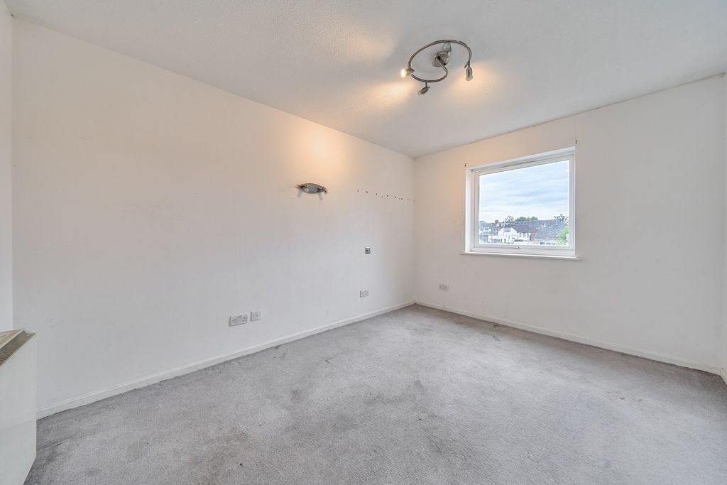 Property photo 3 of 13 5504454
