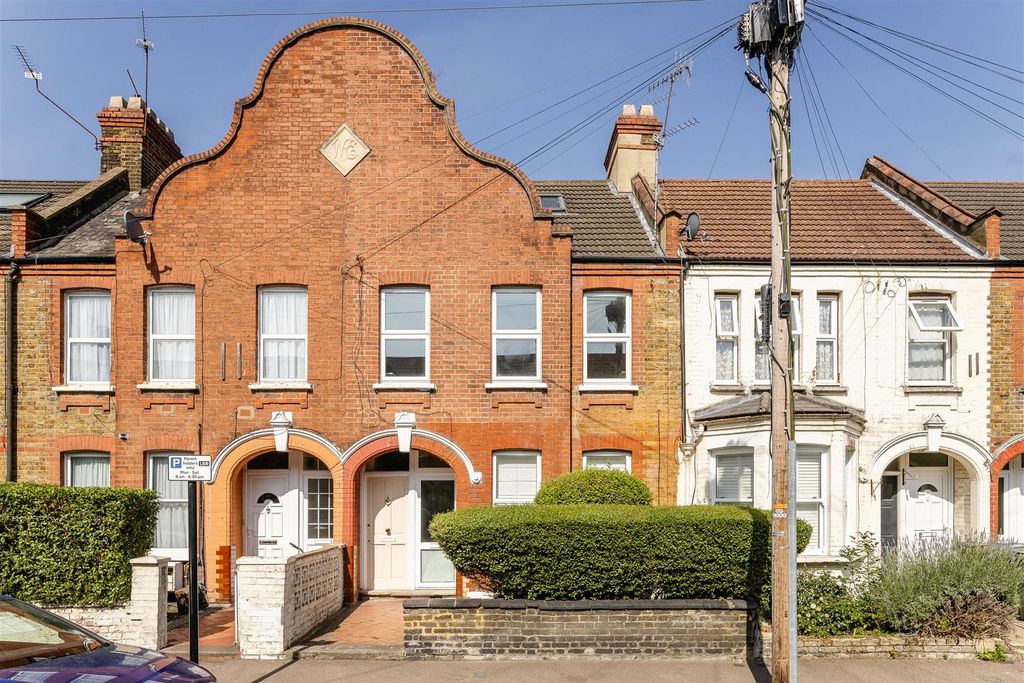 Property photo 1 of 26 Bloxhall Road, E10