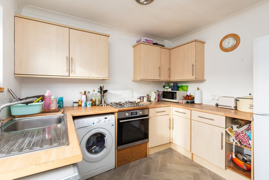 Property photo 2 of 12 4718902