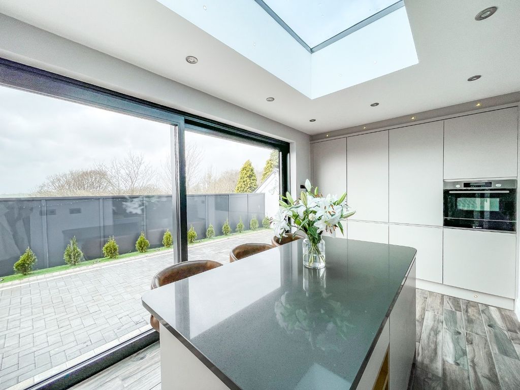 Property photo 2 of 31 2276225