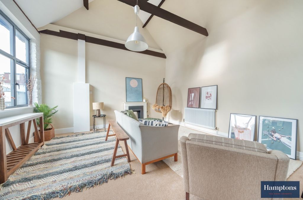 Property photo 1 of 17 11Aea7Ca-52c8-46c...