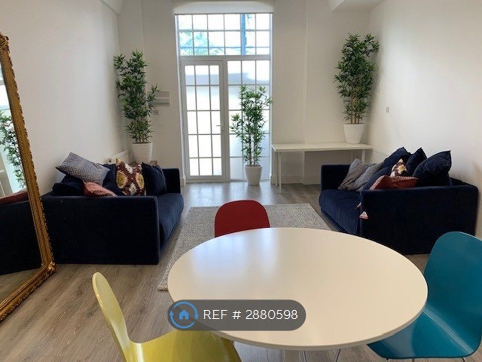 Property photo 1 of 7 Living Area