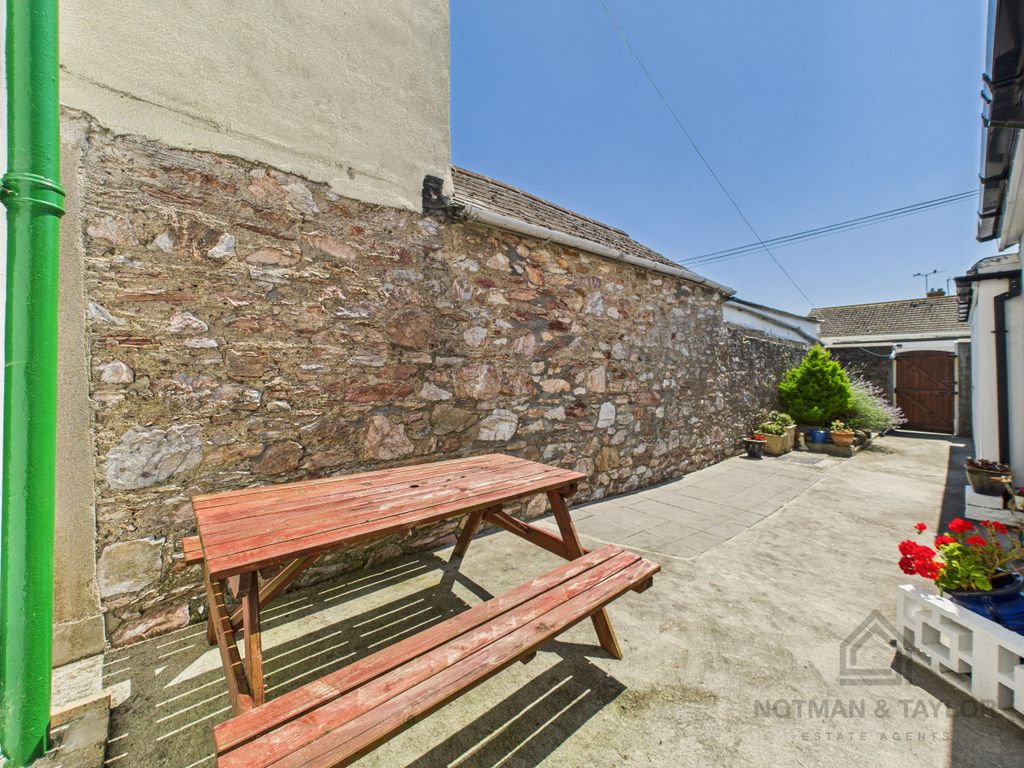 Property photo 3 of 23