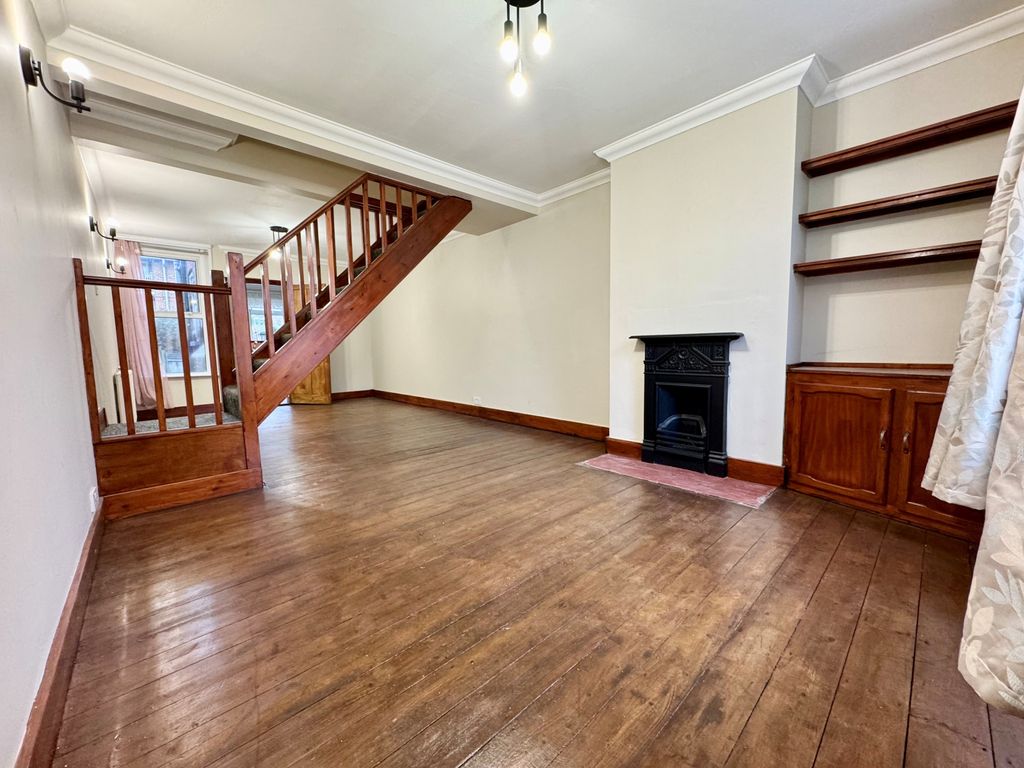 Property photo 2 of 11 Gallery