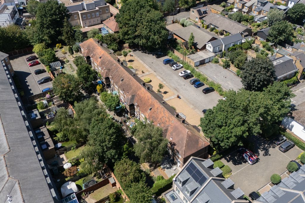 Property photo 2 of 17 1-16 Algar Close, Isleworth, Middlesex,Tw7 7Aq