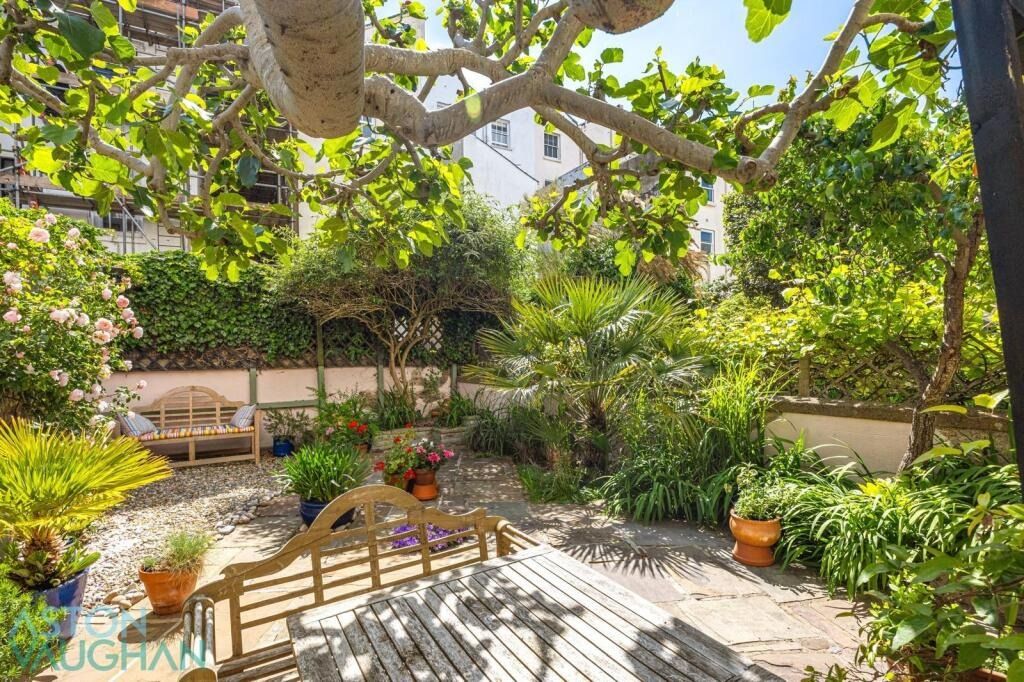 Property photo 2 of 32 4522373