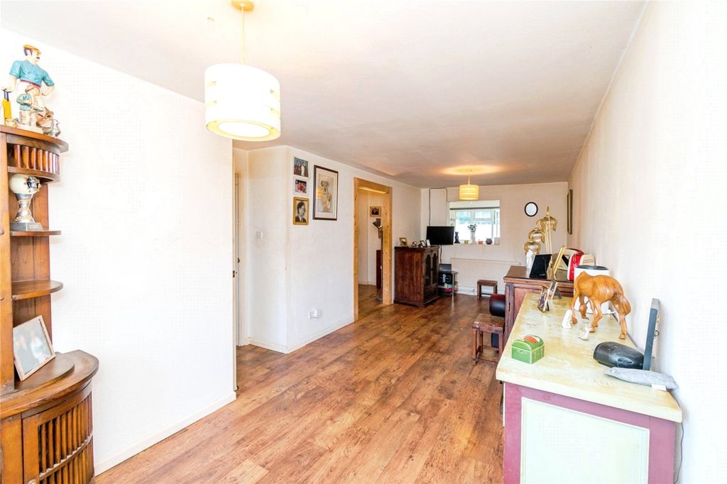 Property photo 3 of 12 Picture No. 27