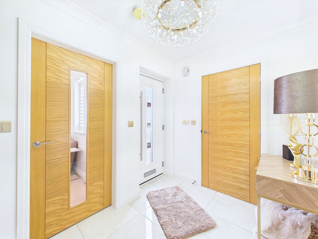 Property photo 3 of 44